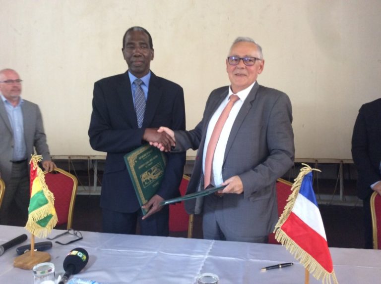 Signature de l’accordcadre de coopération universitaire entre l